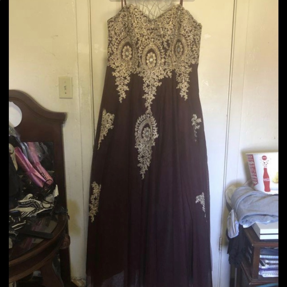 Ball gown prom dress. Burgundy & gold!